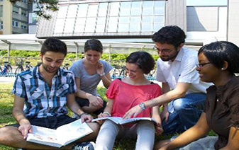 意大利摩德納大學